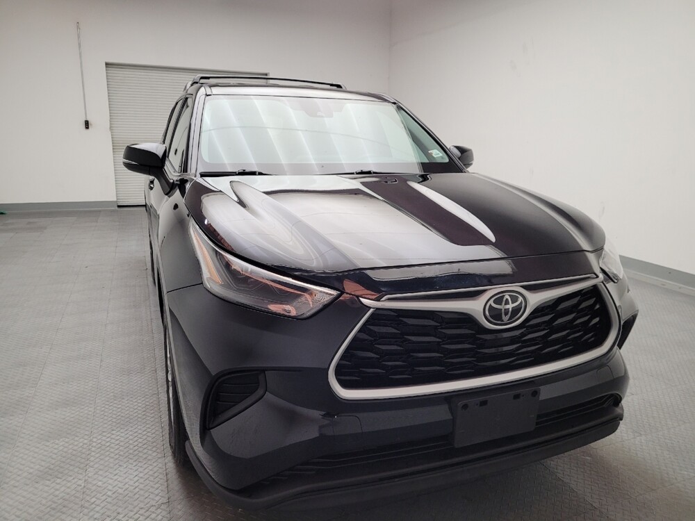 2022 Toyota Highlander in Riverside, CA 92504 - 18078668 14