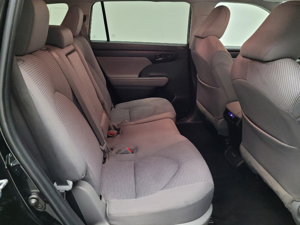 2022 Toyota Highlander in Riverside, CA 92504 - 18078668 19