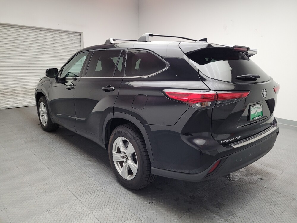 2022 Toyota Highlander in Riverside, CA 92504 - 18078668 5