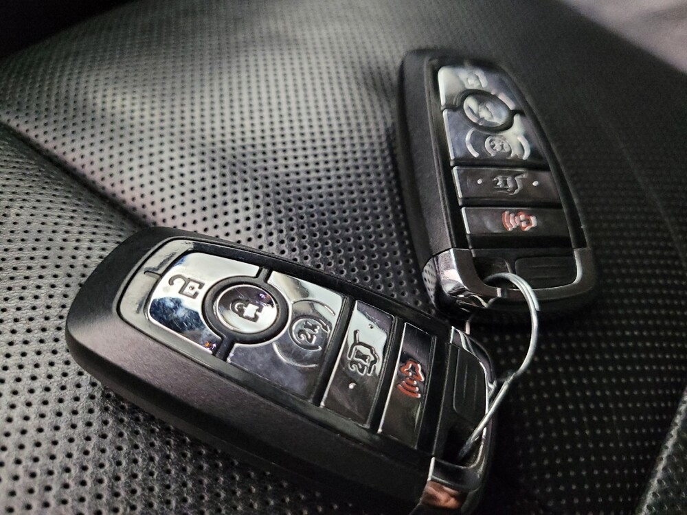 2020 Lincoln Aviator in Glendale, AZ 85301 - 18078676 32