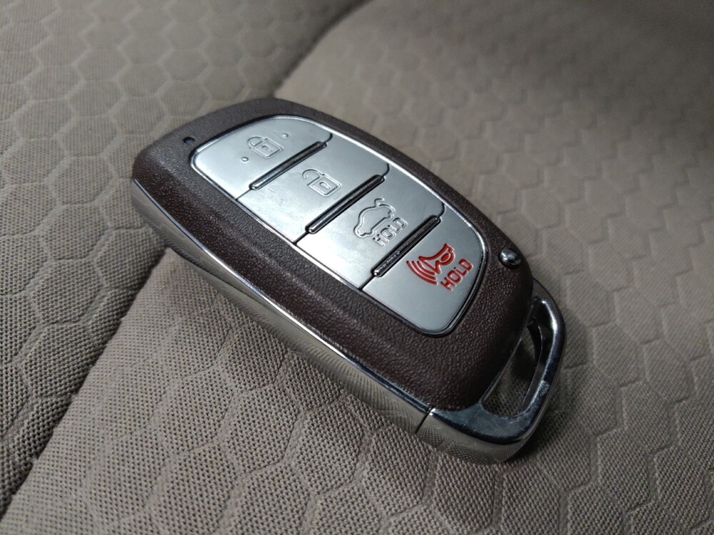 2020 Hyundai Elantra in Glendale, AZ 85301 - 18078698 32