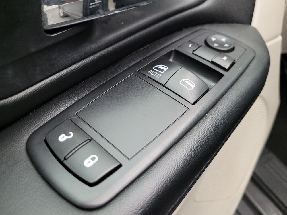 2016 Dodge Grand Caravan in Chandler, AZ 85225 - 18078706 27