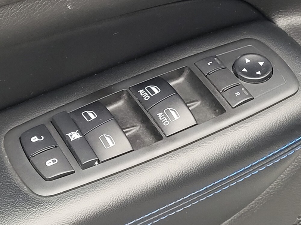 2018 Jeep Grand Cherokee in Tampa, FL 33612 - 18078717 27