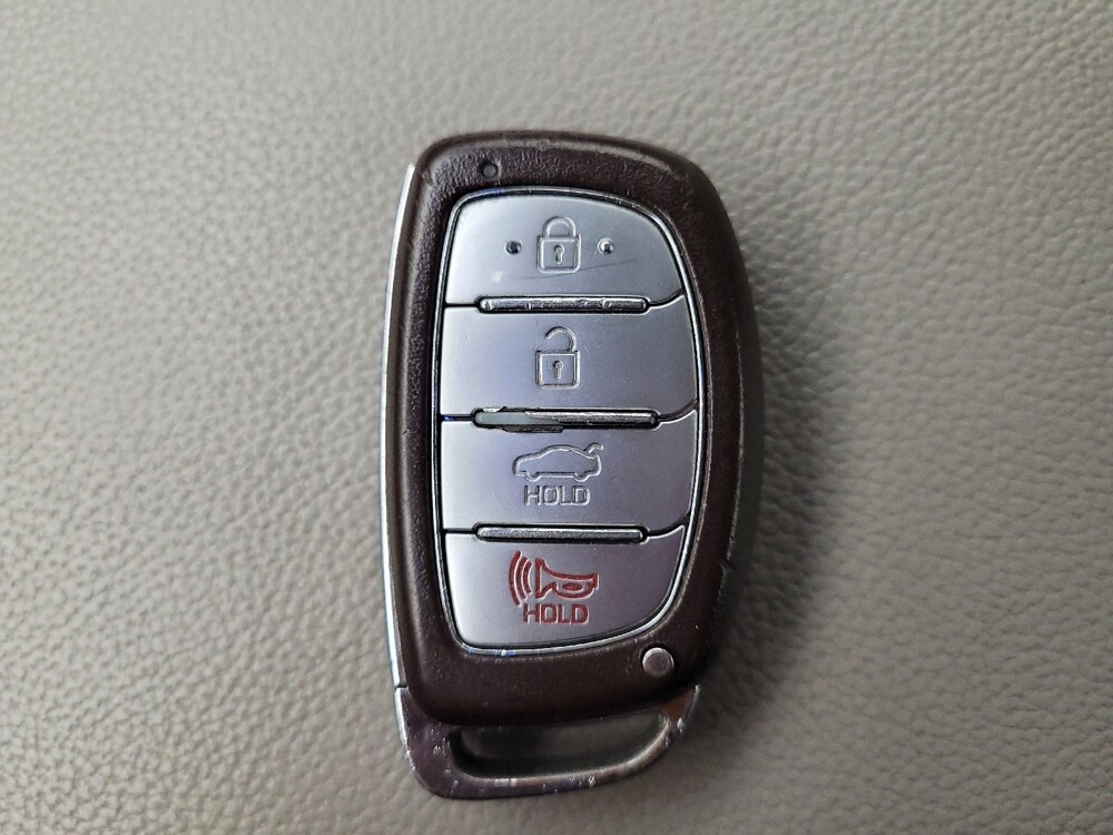 2017 Hyundai Sonata in Charleston, SC 29414 - 18078752 32