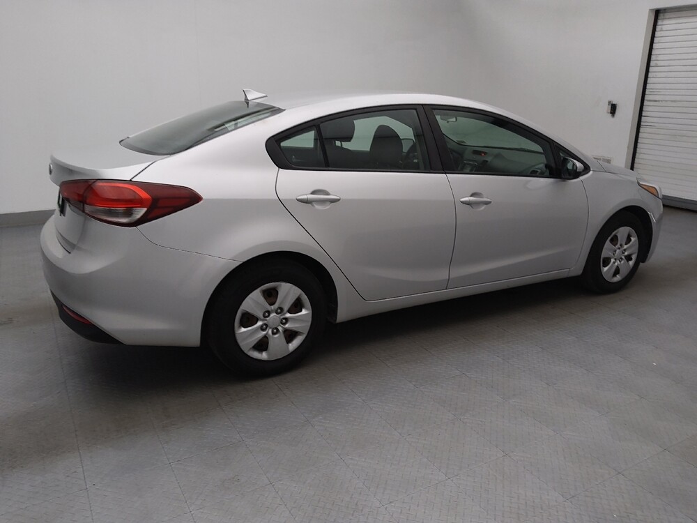 2018 Kia Forte in Conway, SC 29526 - 18078753 10