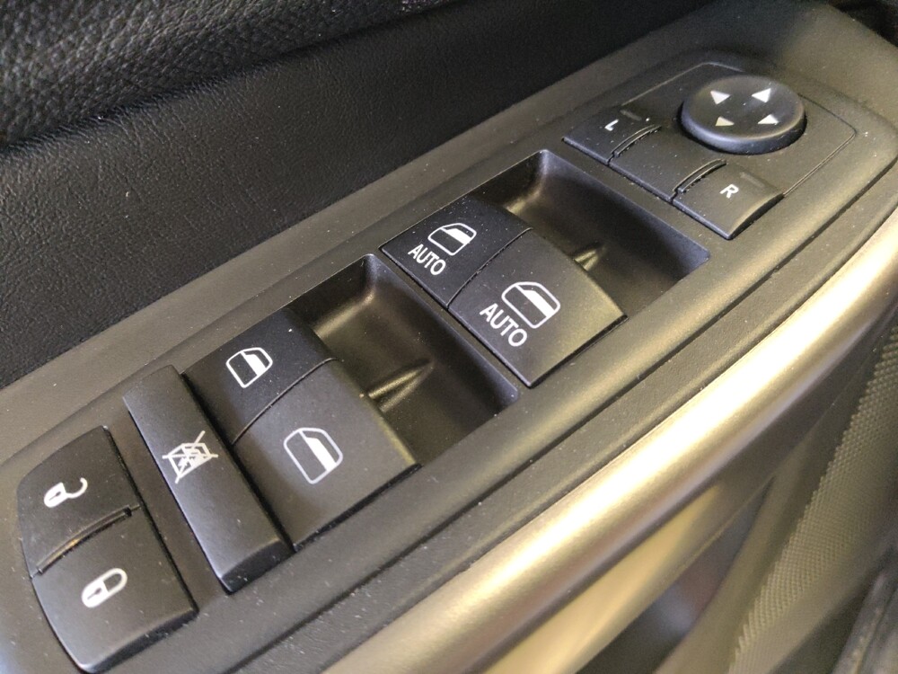 2019 Jeep Cherokee in San Antonio, TX 78238 - 18078782 27