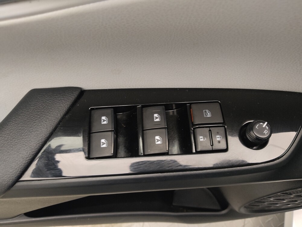 2018 Toyota Prius Prime in Gladstone, MO 64118 - 18078812 27