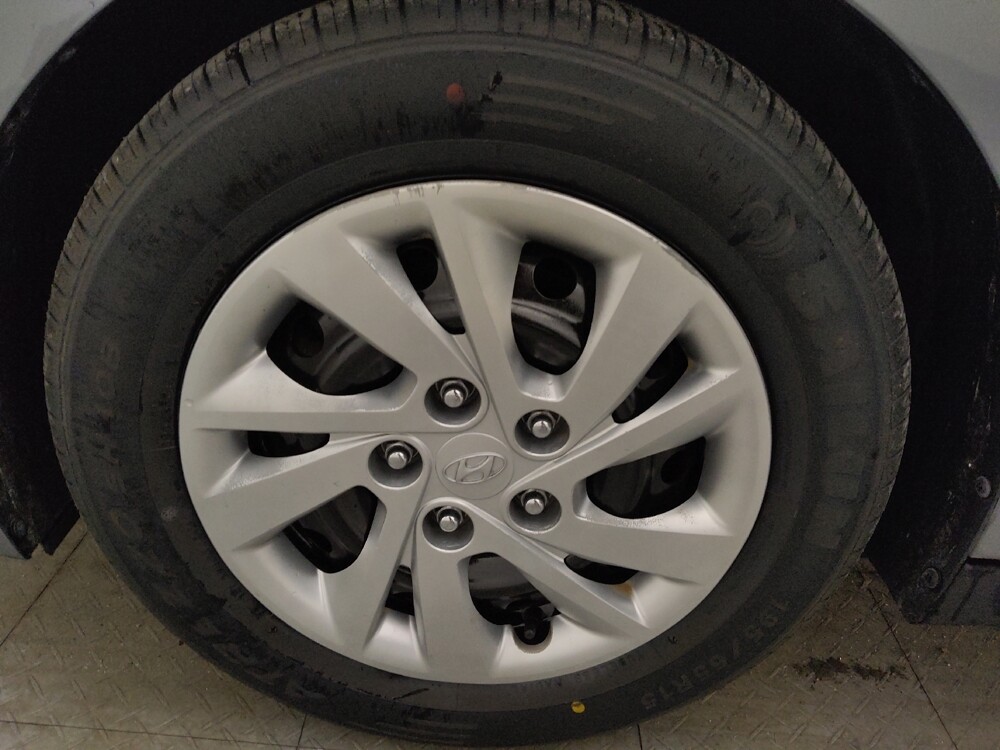 2017 Hyundai Elantra in Tampa, FL 33612 - 18078827 31