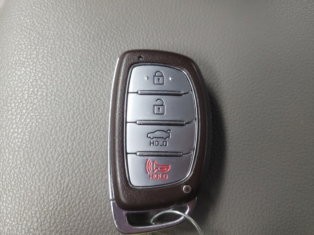 2018 Hyundai Elantra in Highland, IN 46322 - 18078840 32