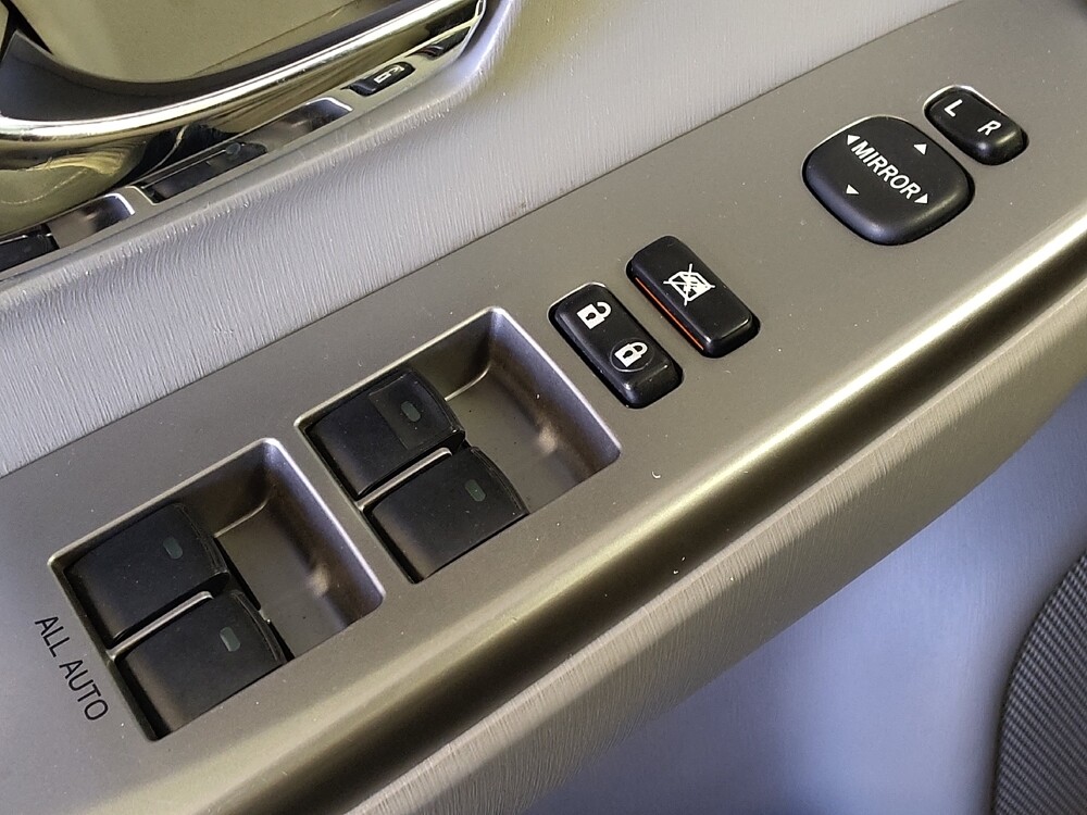 2015 Toyota Prius V in Live Oak, TX 78233 - 18078877 27