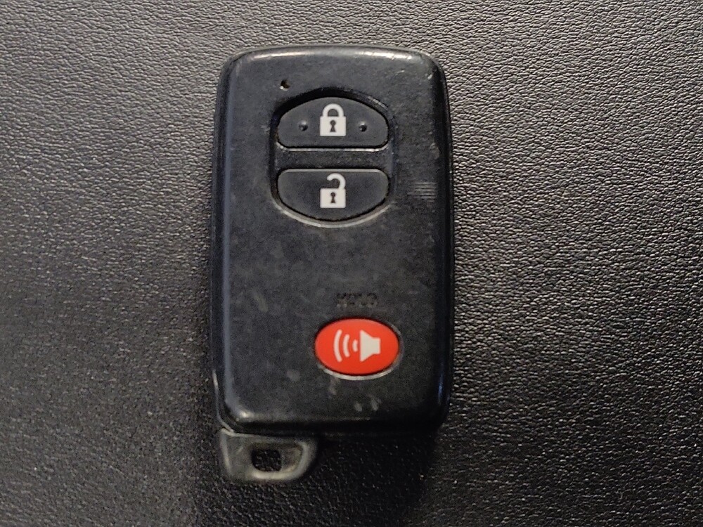 2015 Toyota Prius V in Live Oak, TX 78233 - 18078877 32