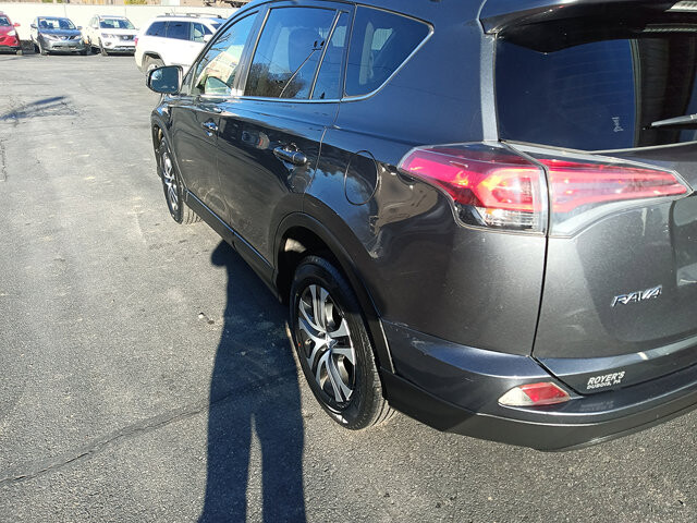 2016 Toyota RAV4 in DuBois, PA 15801 - 18078906 7