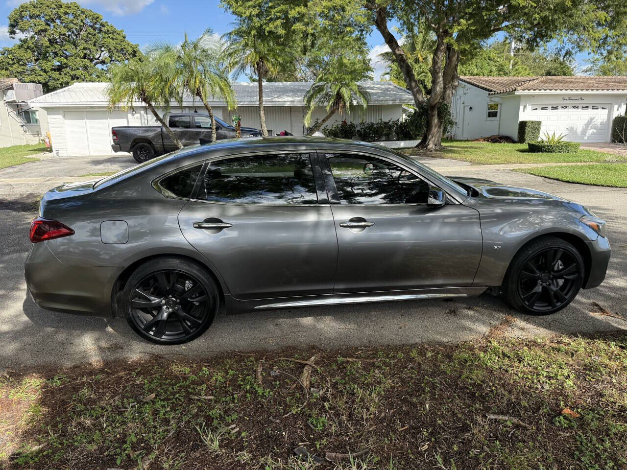 2015 INFINITI Q70 in Hollywood, FL 33023-1906 - 18078914 6