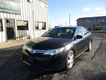 2013 Toyota Camry in Oak Grove, MO 64075