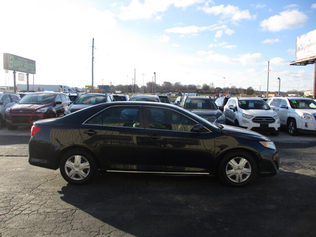 2013 Toyota Camry in Oak Grove, MO 64075 - 18078916 4