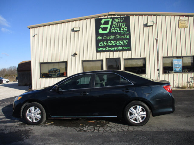 2013 Toyota Camry in Oak Grove, MO 64075 - 18078916 8