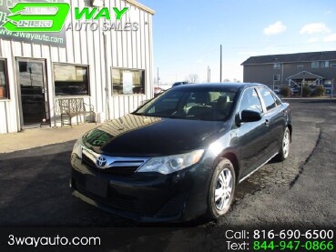 2013 Toyota Camry in Oak Grove, MO 64075