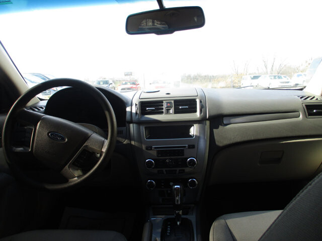 2010 Ford Fusion in Oak Grove, MO 64075 - 18078918 11