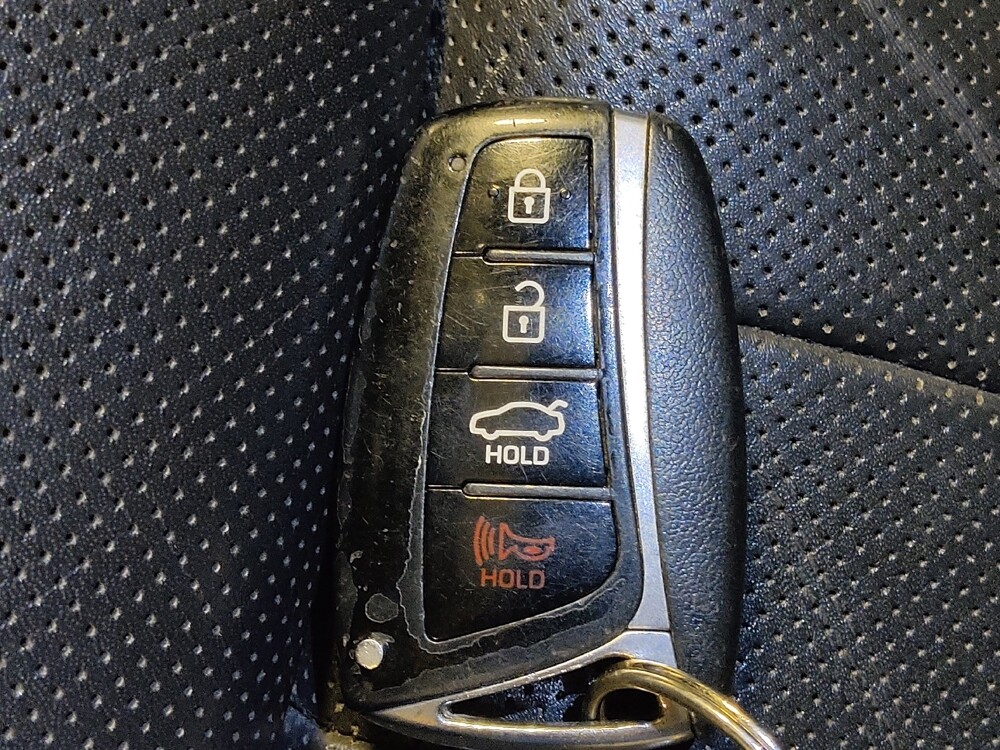 2015 Hyundai Genesis in Plano, TX 75074 - 18078978 32