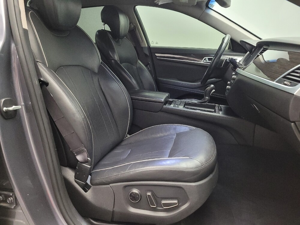 2015 Hyundai Genesis in Plano, TX 75074 - 18078978 21