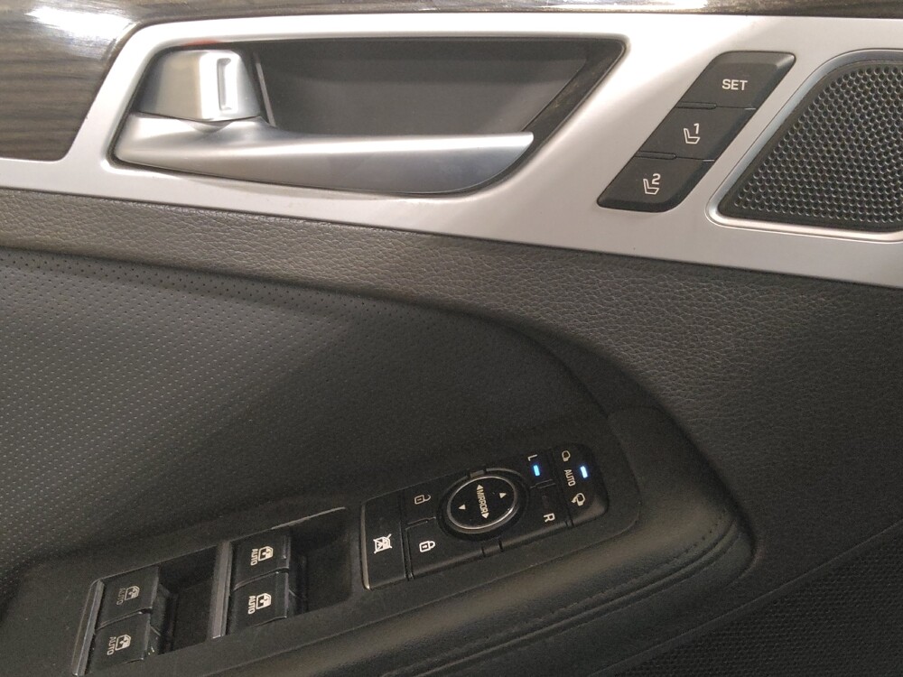 2015 Hyundai Genesis in Plano, TX 75074 - 18078978 27