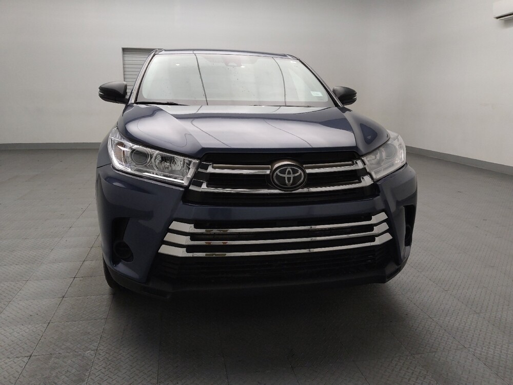 2018 Toyota Highlander in Plano, TX 75074 - 18078980 14