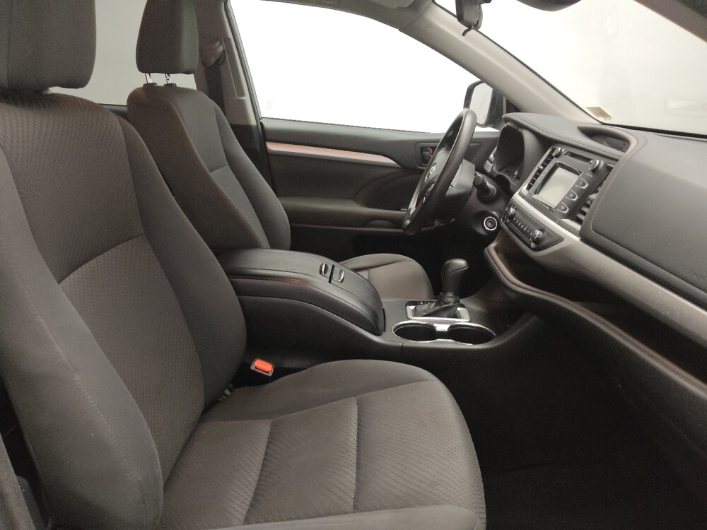 2018 Toyota Highlander in Plano, TX 75074 - 18078980 21