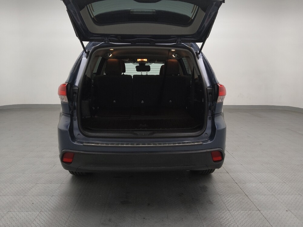 2018 Toyota Highlander in Plano, TX 75074 - 18078980 29