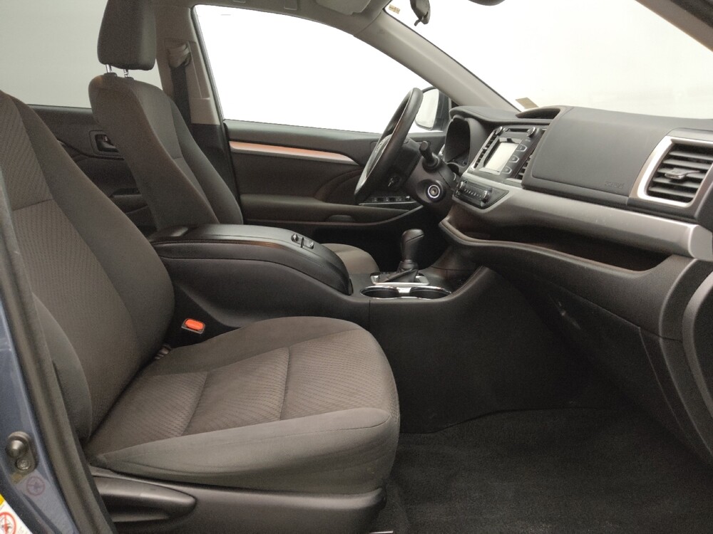 2018 Toyota Highlander in Plano, TX 75074 - 18078980 21