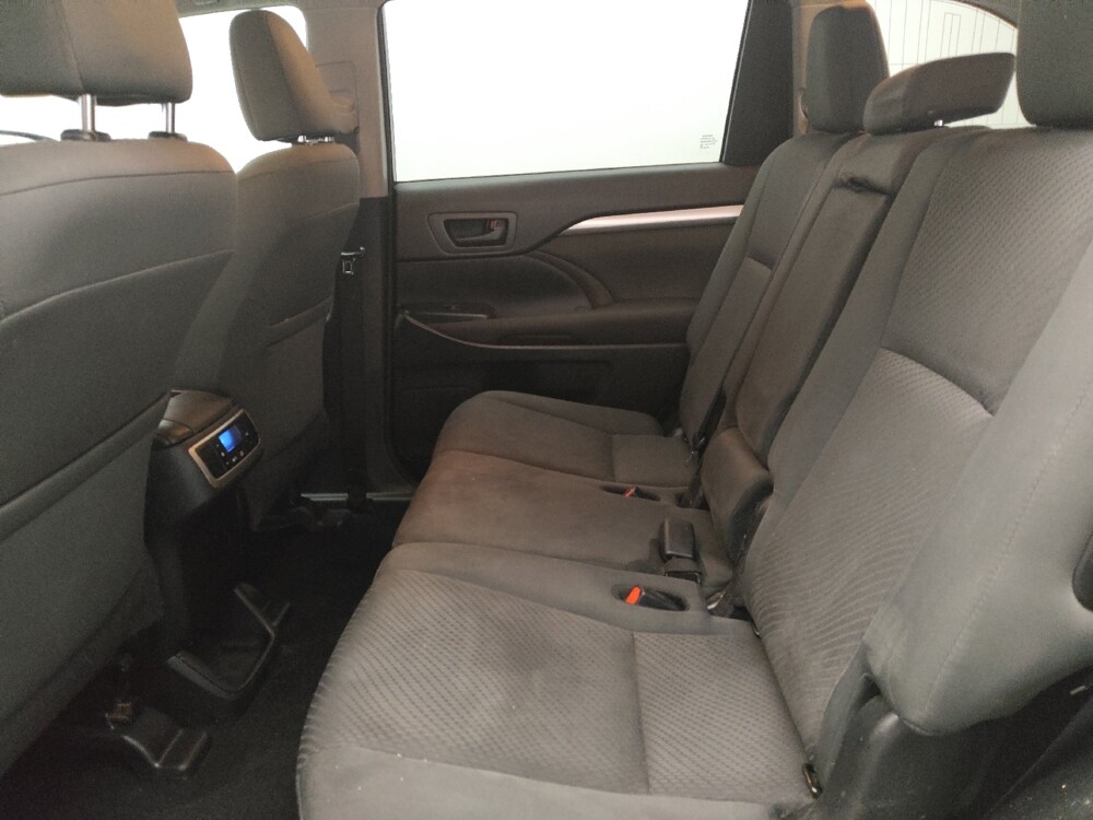 2018 Toyota Highlander in Plano, TX 75074 - 18078980 18