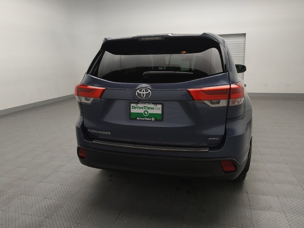 2018 Toyota Highlander in Plano, TX 75074 - 18078980 7