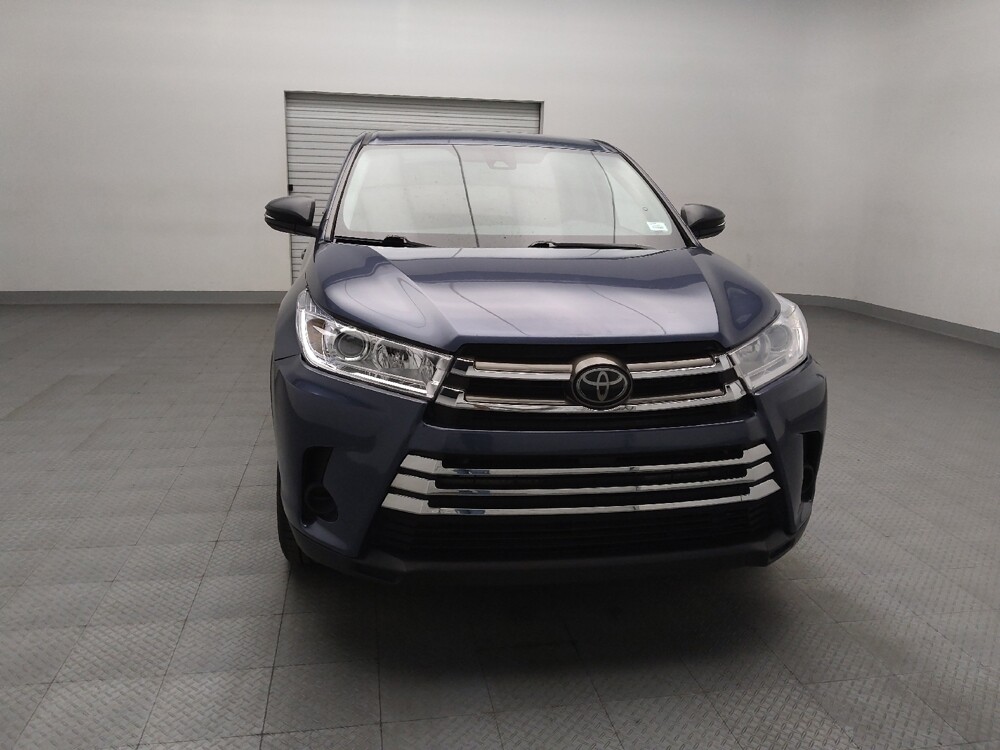 2018 Toyota Highlander in Plano, TX 75074 - 18078980 14