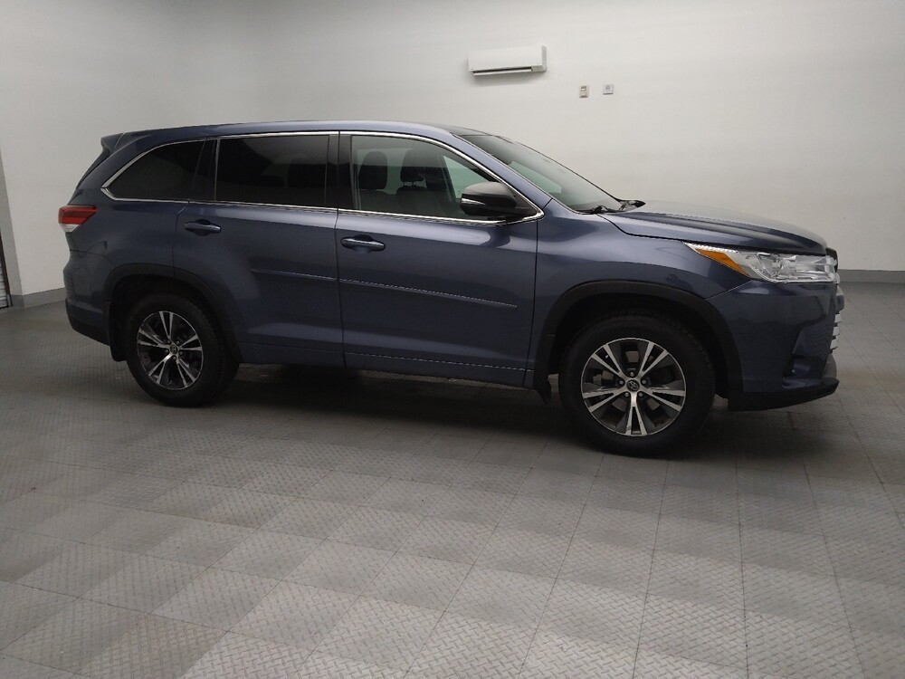 2018 Toyota Highlander in Plano, TX 75074 - 18078980 11