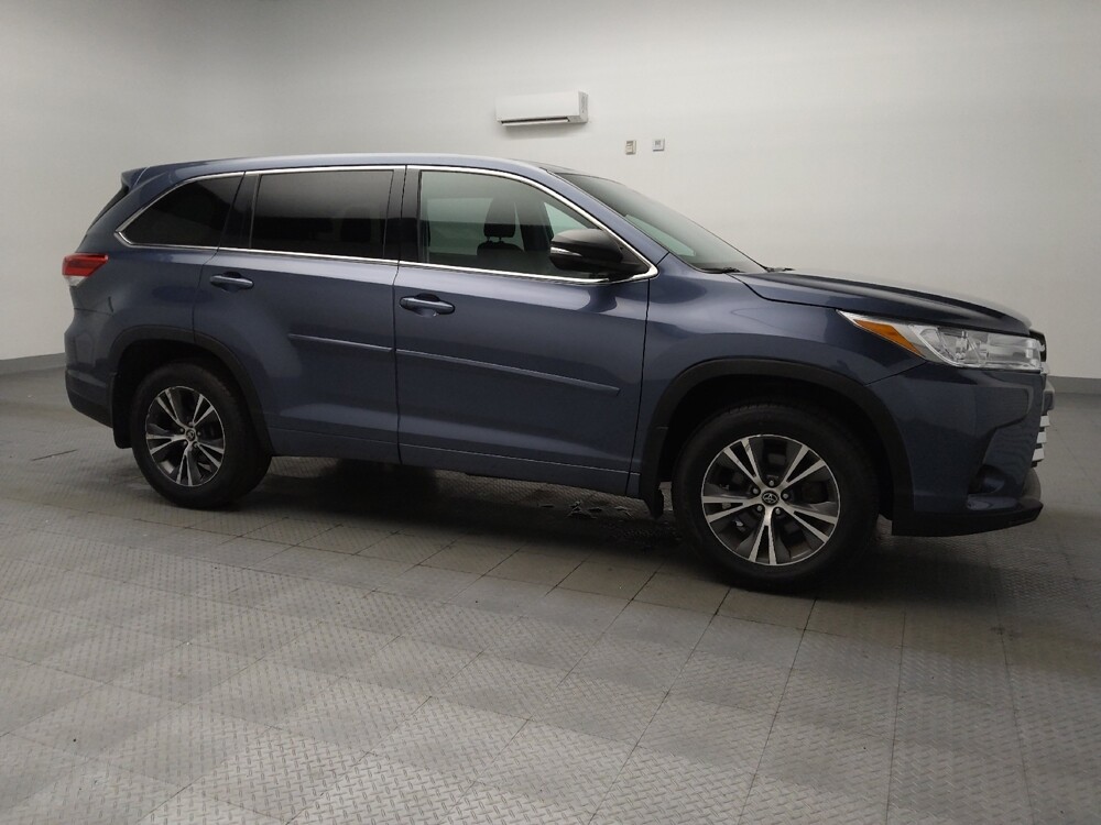 2018 Toyota Highlander in Plano, TX 75074 - 18078980 11