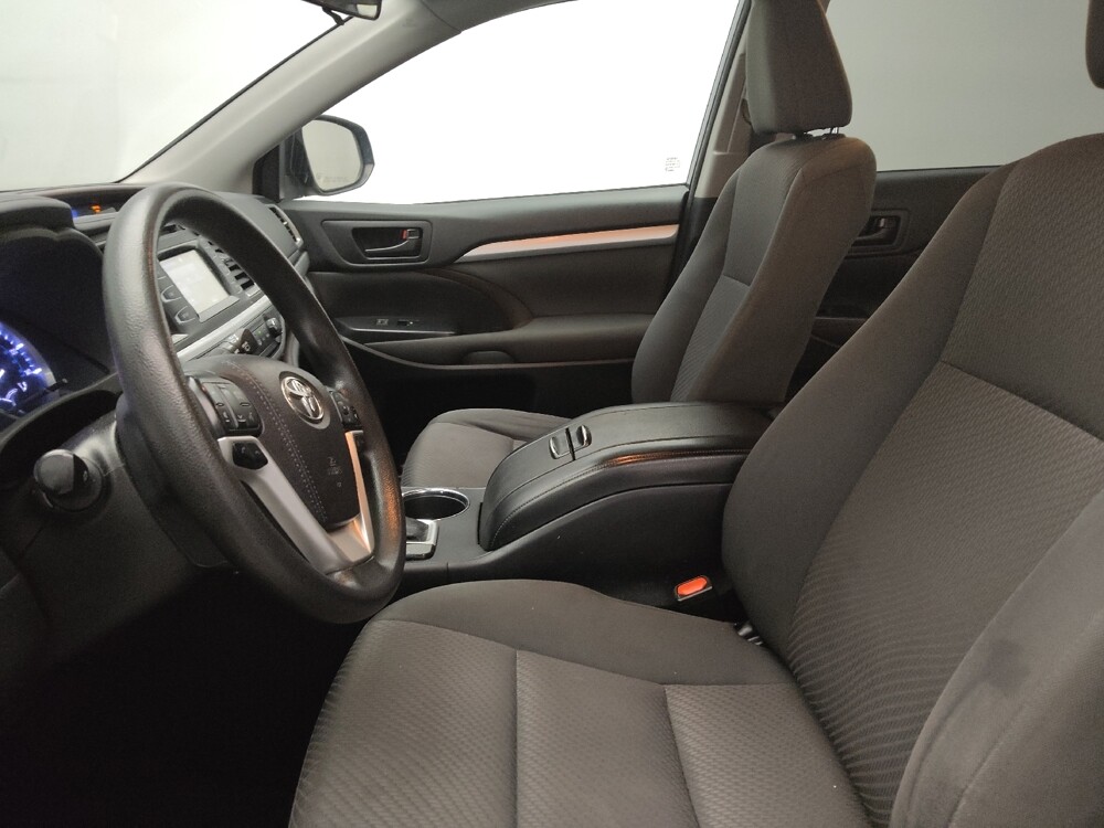 2018 Toyota Highlander in Plano, TX 75074 - 18078980 17