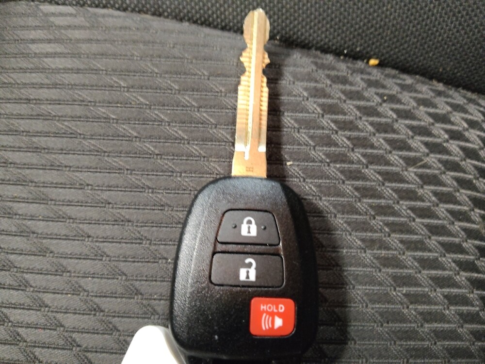 2018 Toyota Highlander in Plano, TX 75074 - 18078980 32