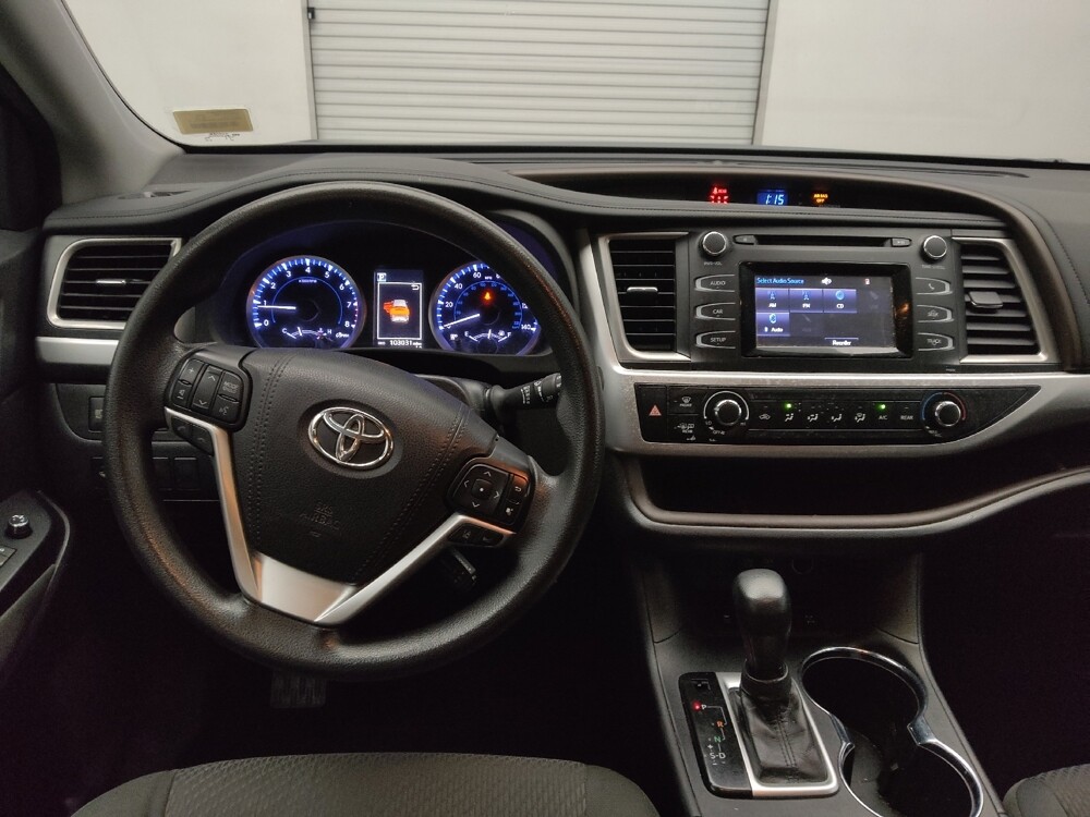 2018 Toyota Highlander in Plano, TX 75074 - 18078980 22
