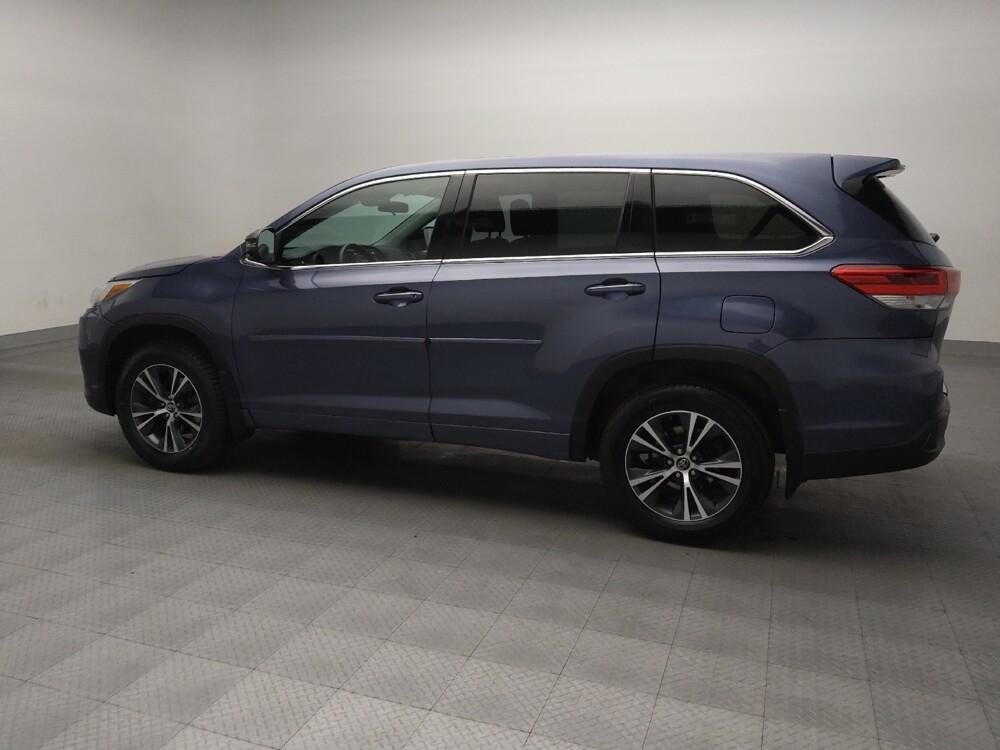 2018 Toyota Highlander in Plano, TX 75074 - 18078980 3