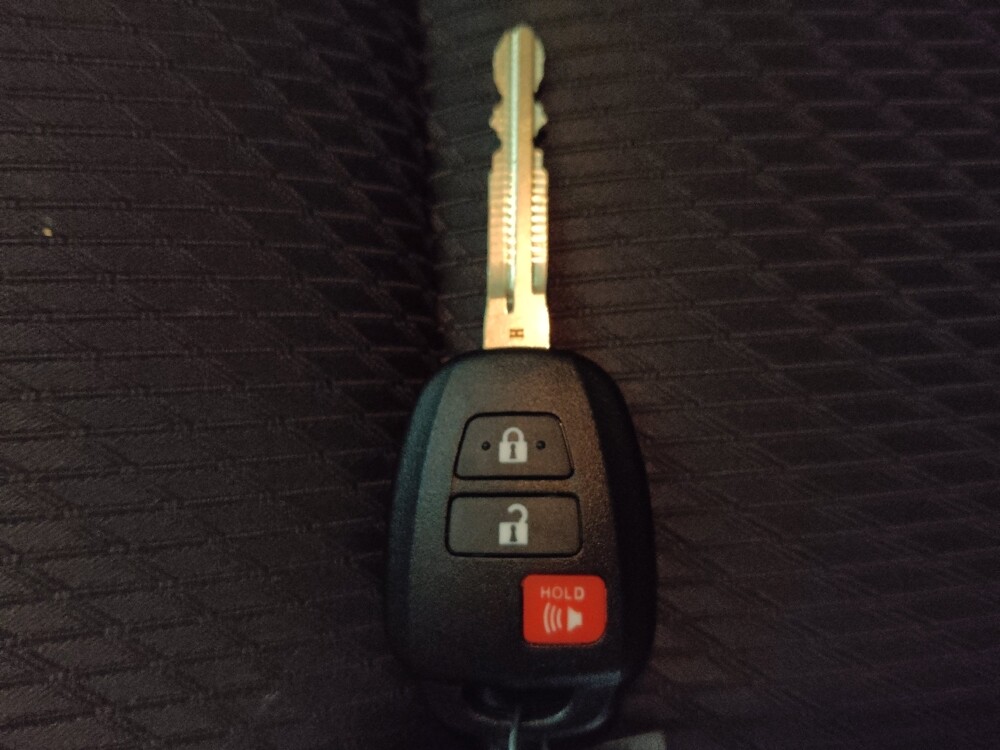 2018 Toyota Highlander in Plano, TX 75074 - 18078980 32