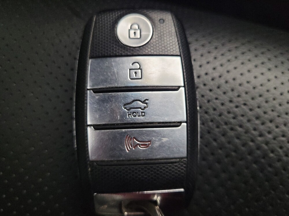 2018 Kia Optima in Clearwater, FL 33764 - 18079005 32