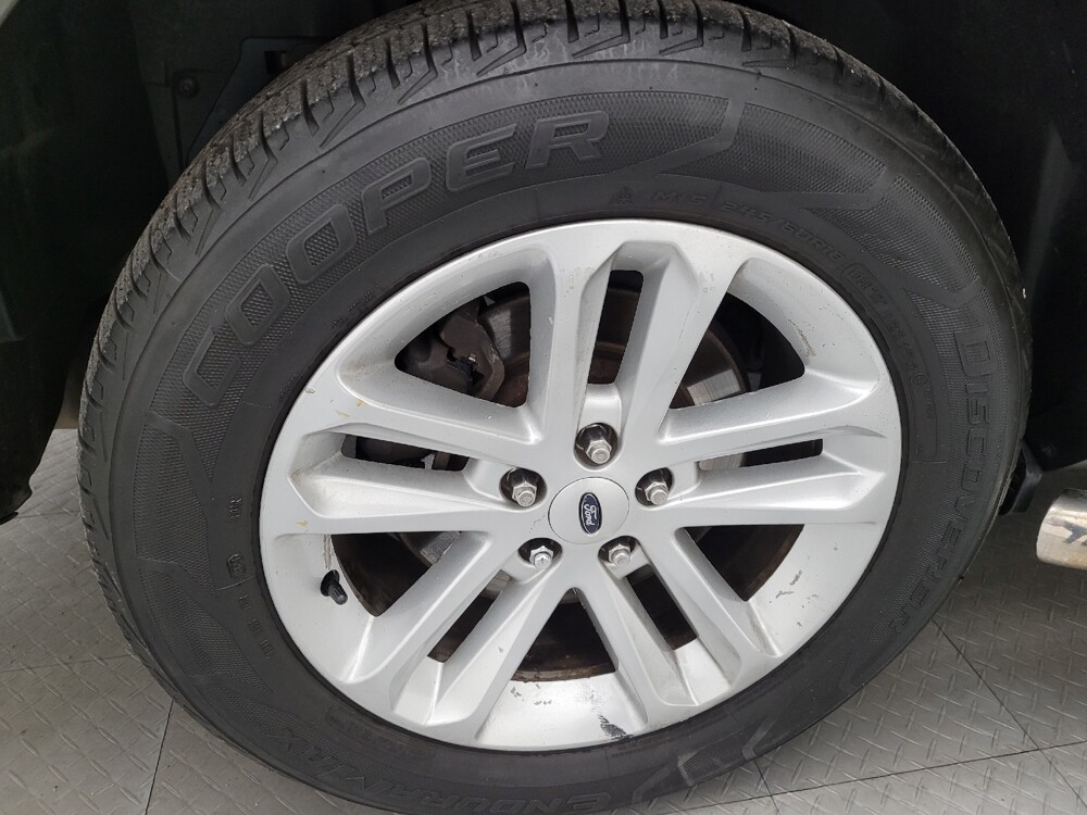 2016 Ford Explorer in Cincinnati, OH 45255 - 18079094 31