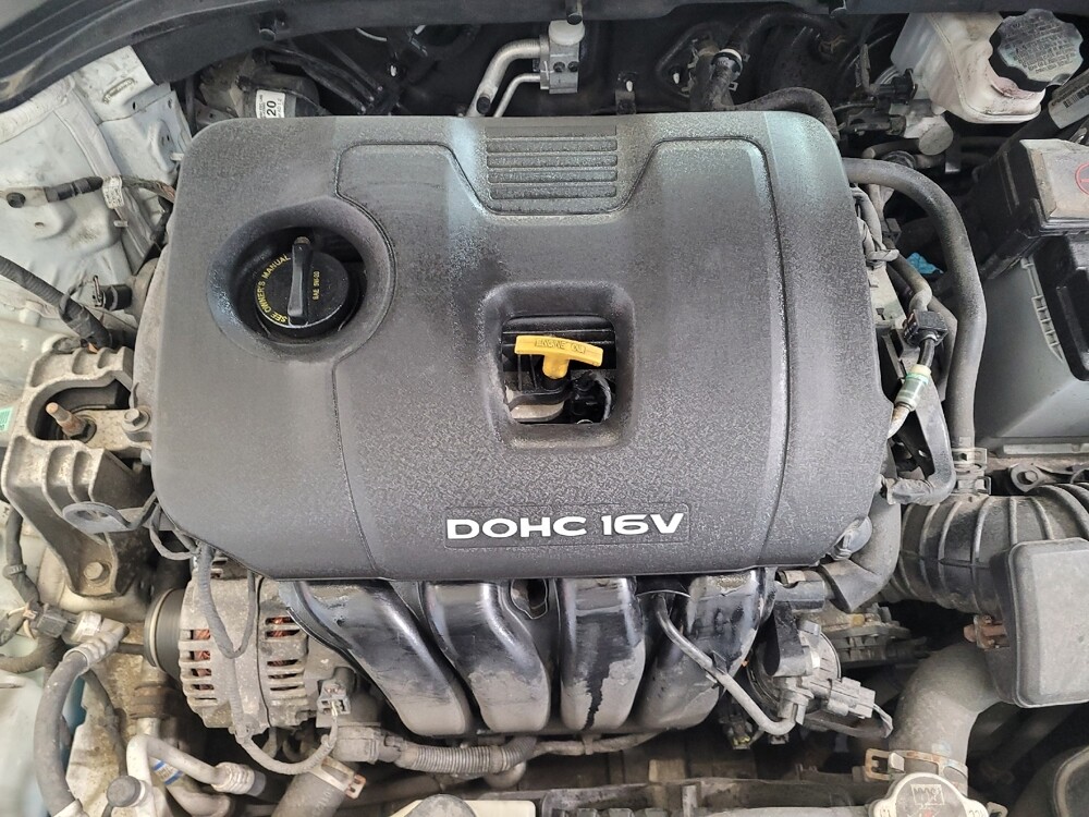 2017 Hyundai Elantra in Miamisburg, OH 45342 - 18079098 30