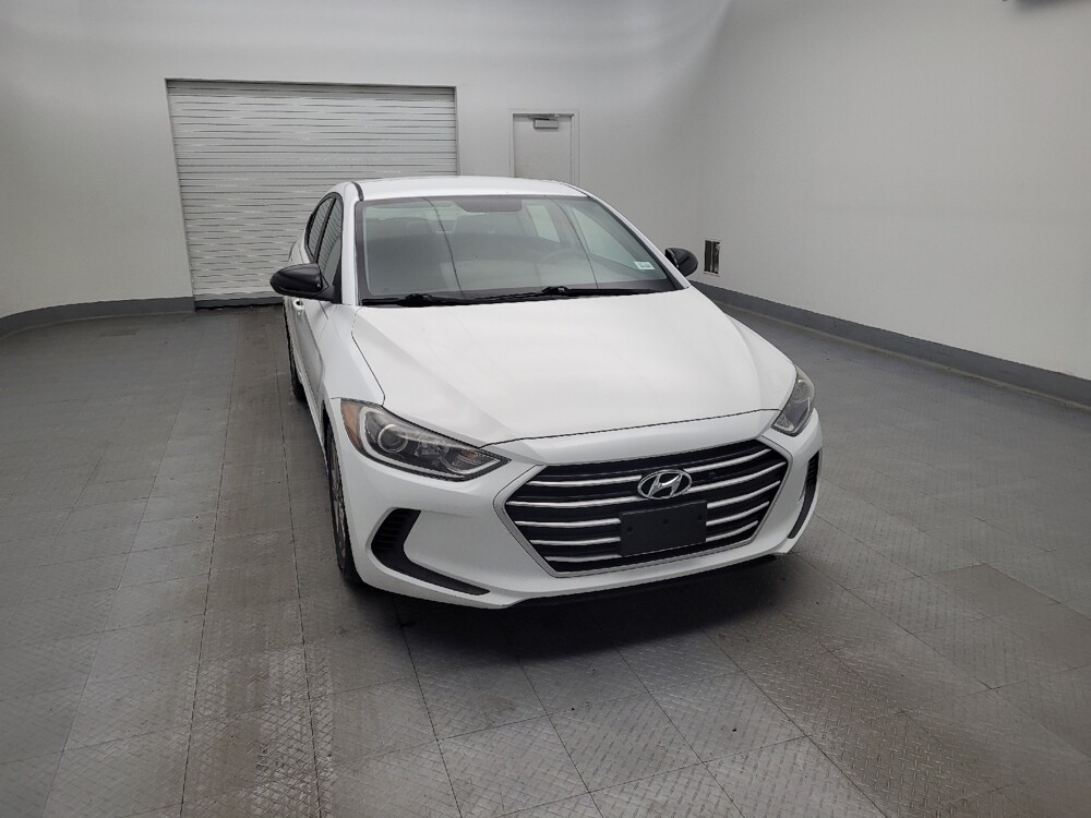 2017 Hyundai Elantra in Miamisburg, OH 45342 - 18079098 14