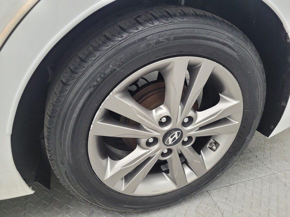 2017 Hyundai Elantra in Miamisburg, OH 45342 - 18079098 31