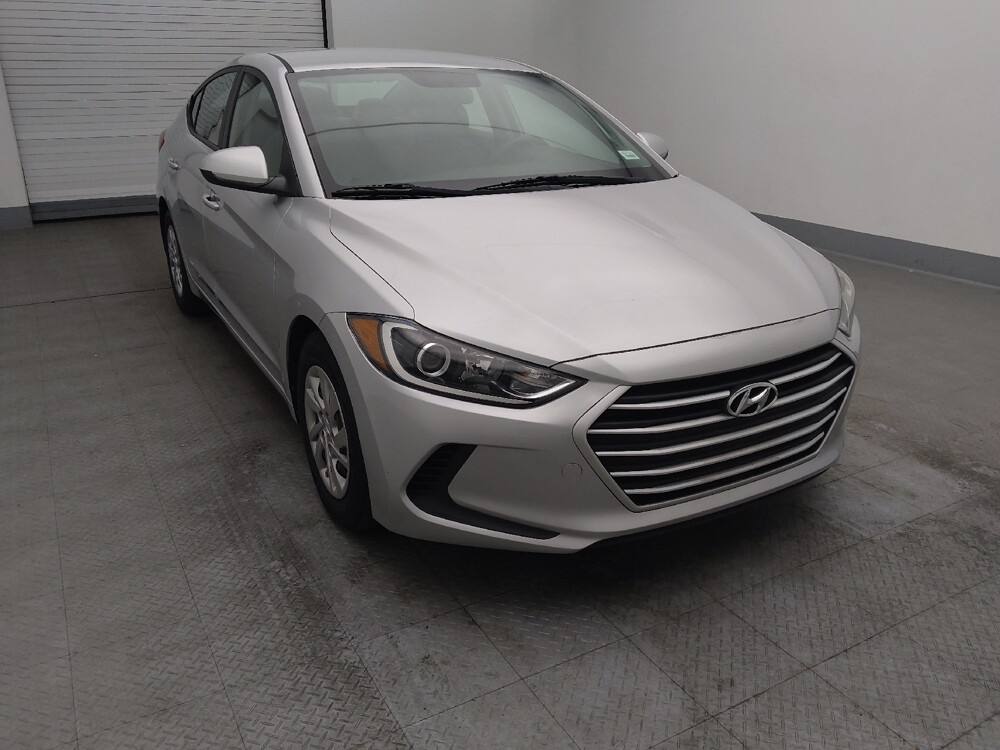 2017 Hyundai Elantra in Topeka, KS 66611 - 18079132 13