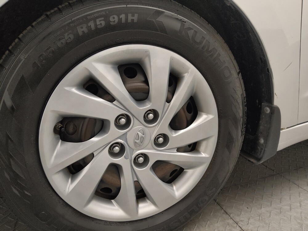 2019 Hyundai Elantra in Fayetteville, NC 28304 - 18079148 31