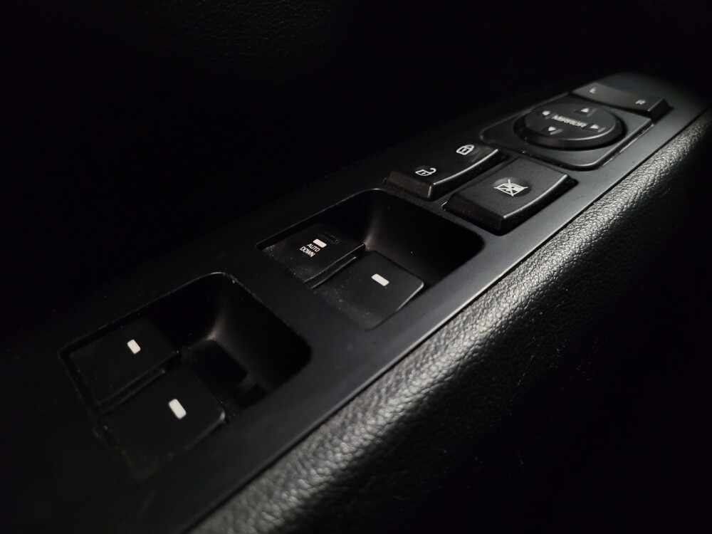 2019 Hyundai Elantra in Fayetteville, NC 28304 - 18079148 27