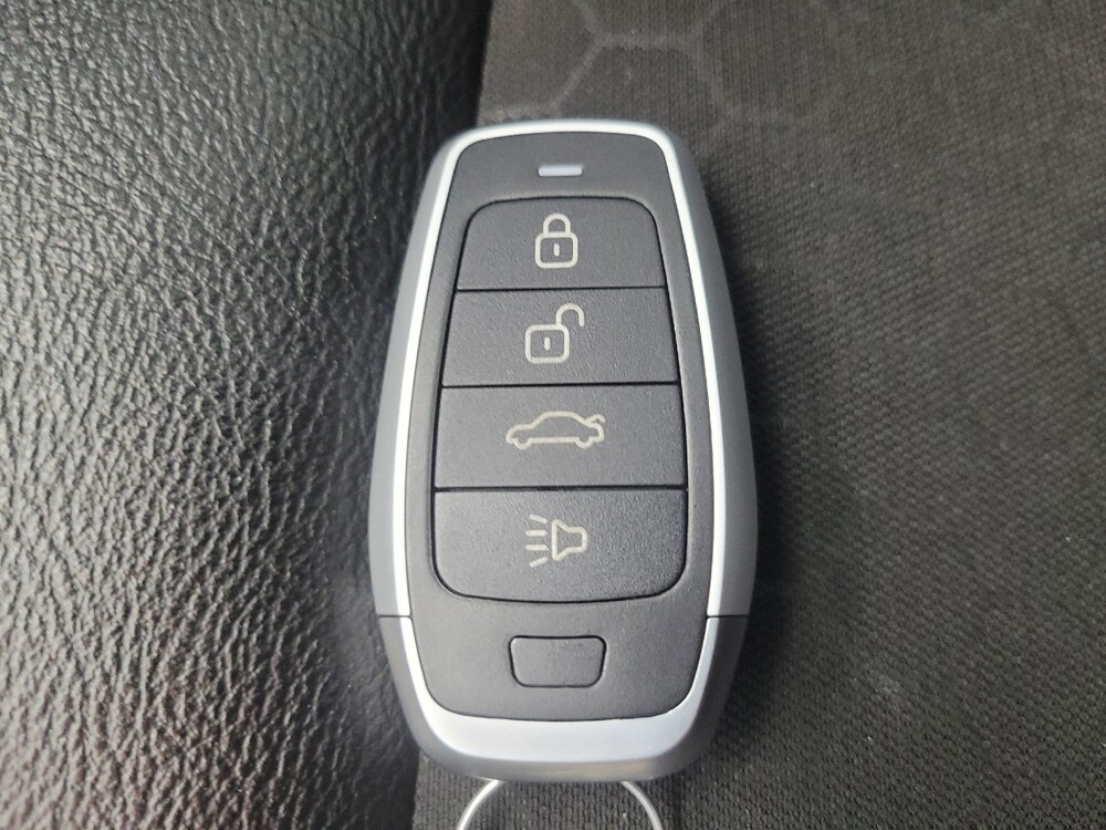 2018 Jeep Compass in Indianapolis, IN 46222 - 18079152 32