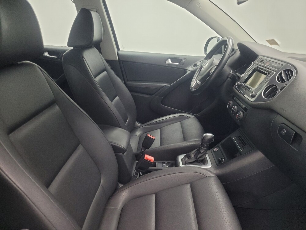 2016 Volkswagen Tiguan in Indianapolis, IN 46222 - 18079154 21