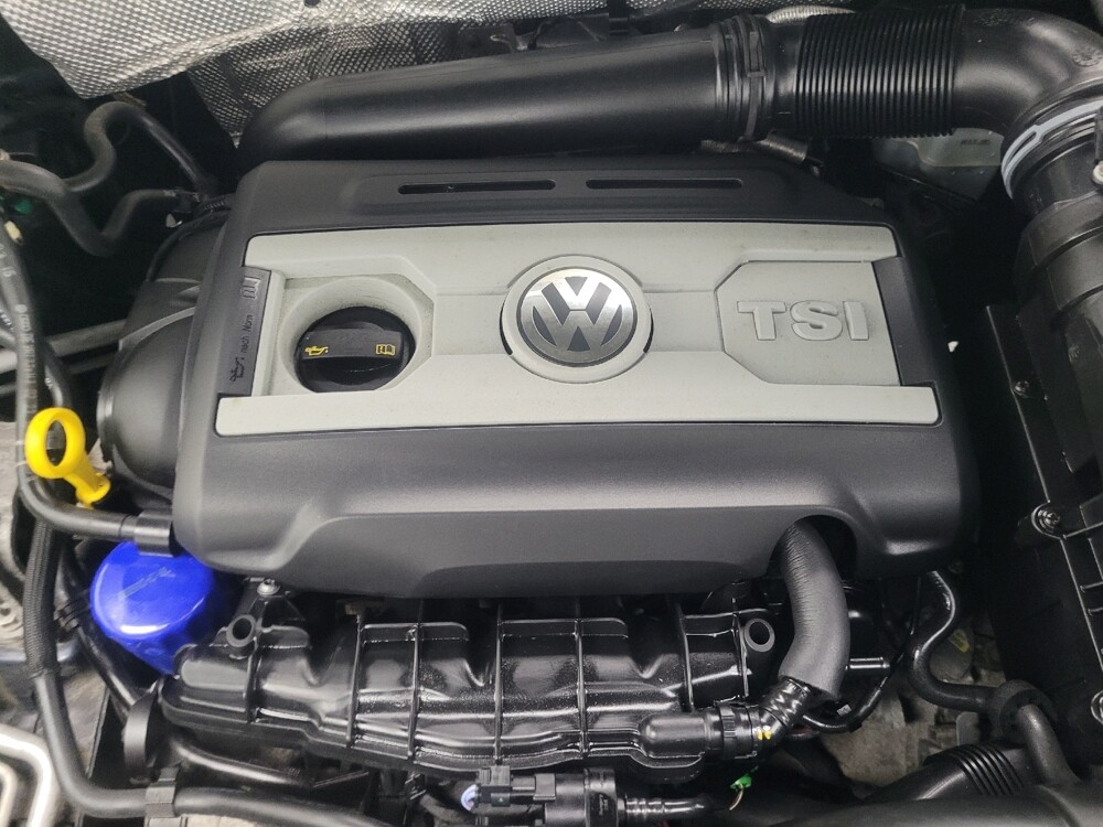 2016 Volkswagen Tiguan in Indianapolis, IN 46222 - 18079154 30